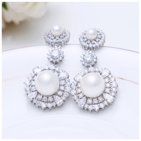 💕 Swarovski Crystals The Imala Pearl Earrings - Picture 2 of 6